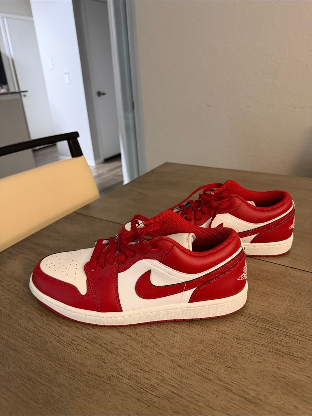 Nike Air Jordan 1 Low - Red and White